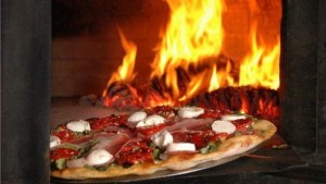 le-pergamene-pizza-con-prosciutto-e-bufala-41921